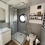 Hausboot Fjord Schleiliebe Mit Biosauna Und Dachterrasse In Hotel en barco Schleswig