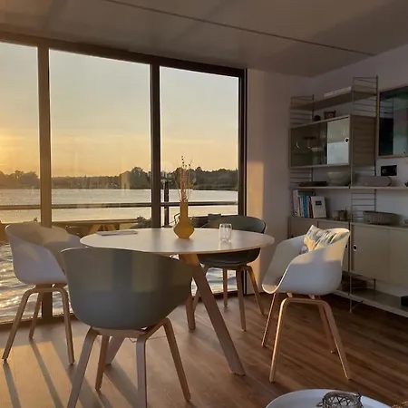 Úszó hotel Hausboot Fjord Schleiliebe Mit Biosauna Und Dachterrasse In Schleswig
