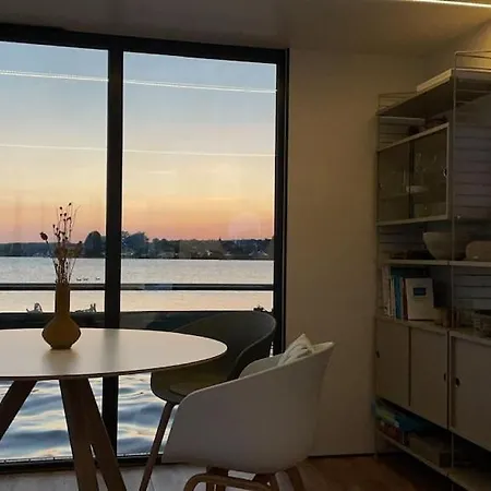 Ботель Hausboot Fjord Schleiliebe Mit Biosauna Und Dachterrasse In