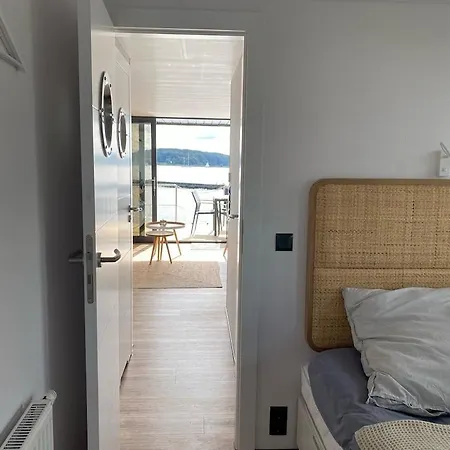 Úszó hotel Hausboot Fjord Schleiliebe Mit Biosauna Und Dachterrasse In Schleswig