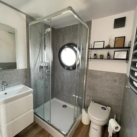 Hausboot Fjord Schleiliebe Mit Biosauna Und Dachterrasse In Úszó hotel Schleswig