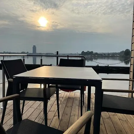 Úszó hotel Hausboot Fjord Schleiliebe Mit Biosauna Und Dachterrasse In *