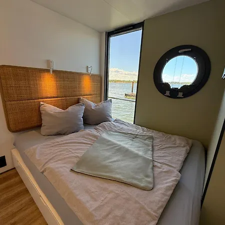 Hausboot Fjord Schleiliebe Mit Biosauna Und Dachterrasse In *