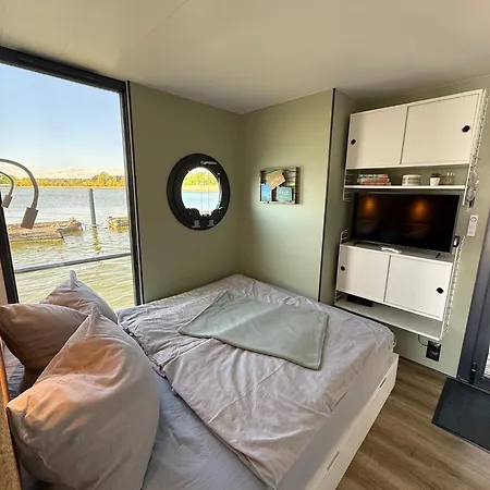 Hausboot Fjord Schleiliebe Mit Biosauna Und Dachterrasse In * Schleswig