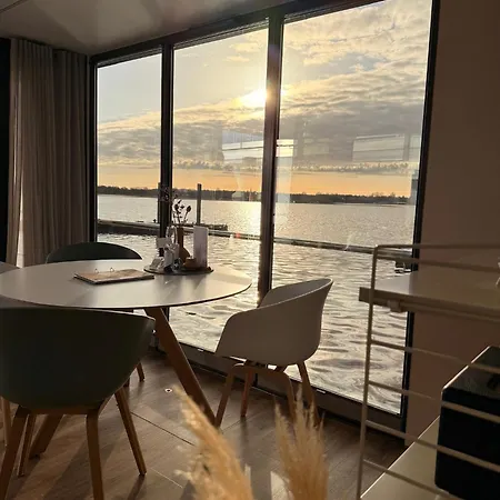 Hausboot Fjord Schleiliebe Mit Biosauna Und Dachterrasse In