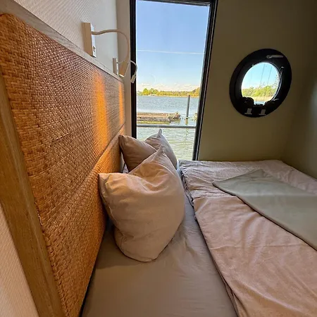 Hausboot Fjord Schleiliebe Mit Biosauna Und Dachterrasse In Úszó hotel