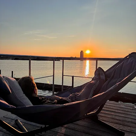 Hausboot Fjord Schleiliebe Mit Biosauna Und Dachterrasse In Úszó hotel Schleswig