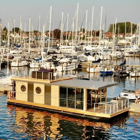 Hausboot Fjord Schleiliebe Mit Biosauna Und Dachterrasse In Úszó hotel Schleswig